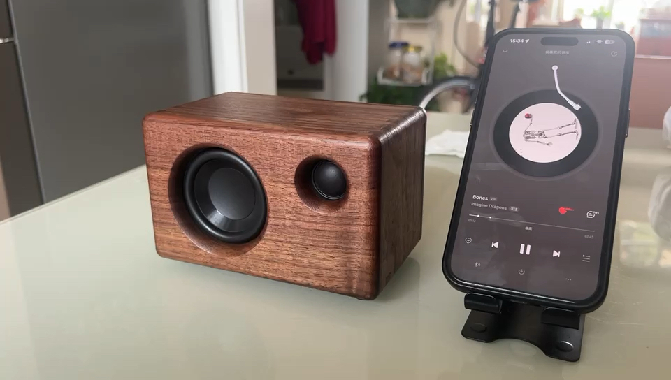 蓝牙音箱1.jpg 蓝牙音箱1.jpg